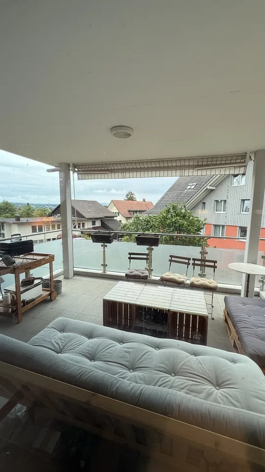 2.5 Zimmerwohnung mit grossem Balkon und Weitsicht