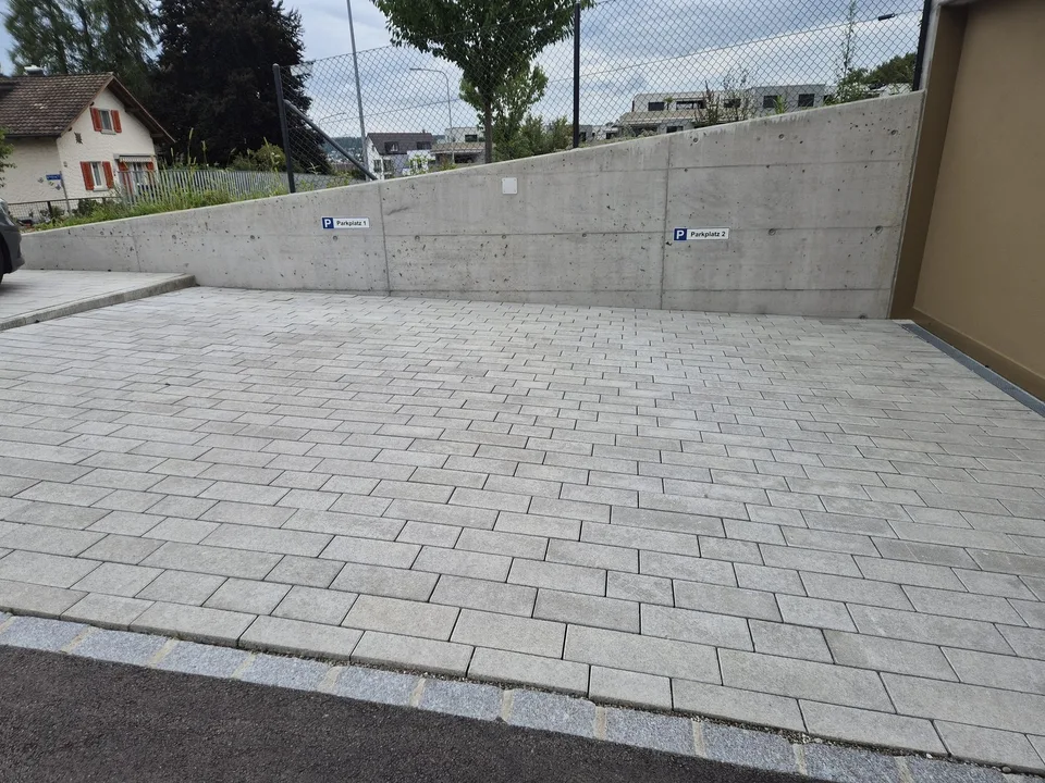 Aussenparkplatz zu vermieten
