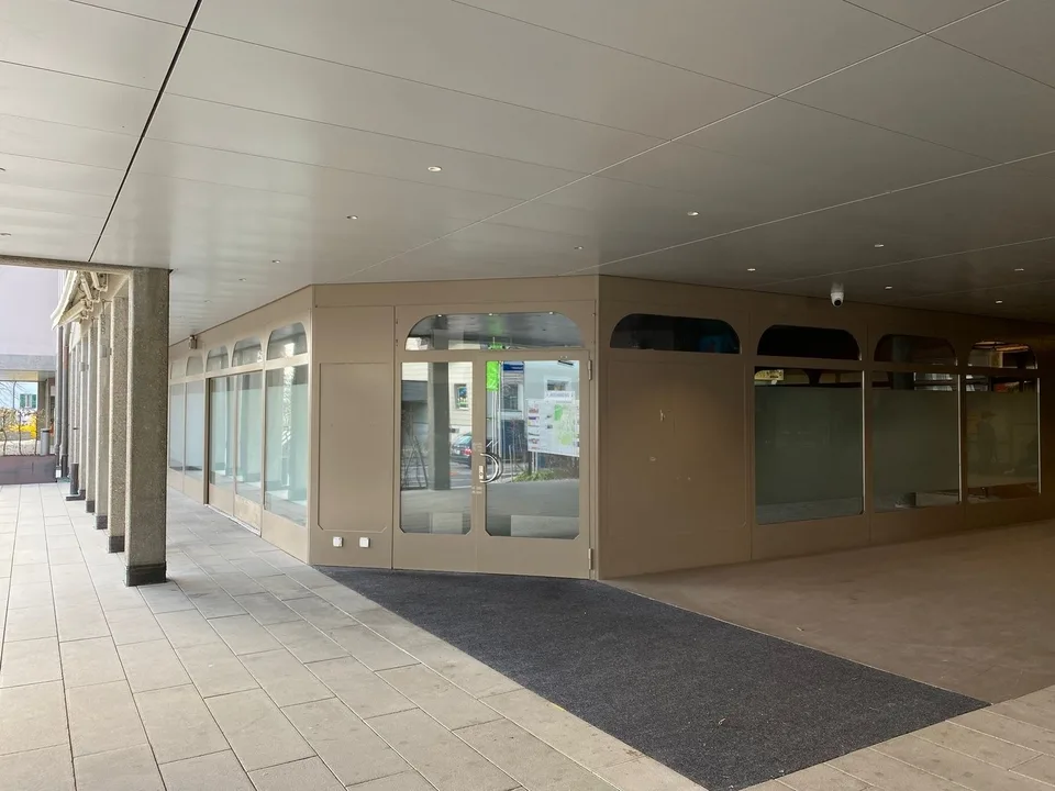 Gewerbefläche mit Aussenterrasse an zentraler Lage im Geschäftshaus Freihof