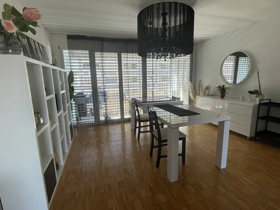 Befristet: Möblierte 3.5-Zimmer-Wohnung im Glattpark (Aug–Okt)