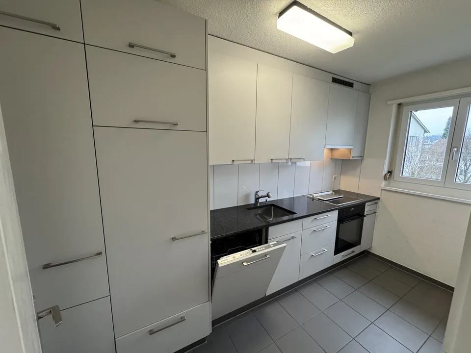 Fully furnished room in Zurich city with all bills included + cleaning