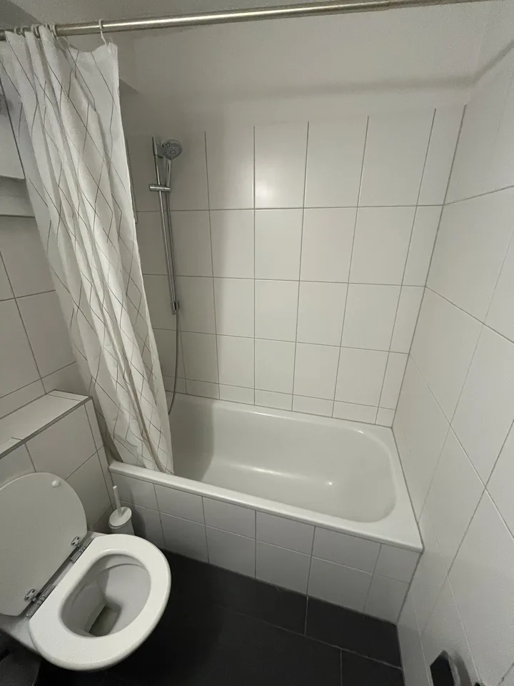 Single room in shared flat