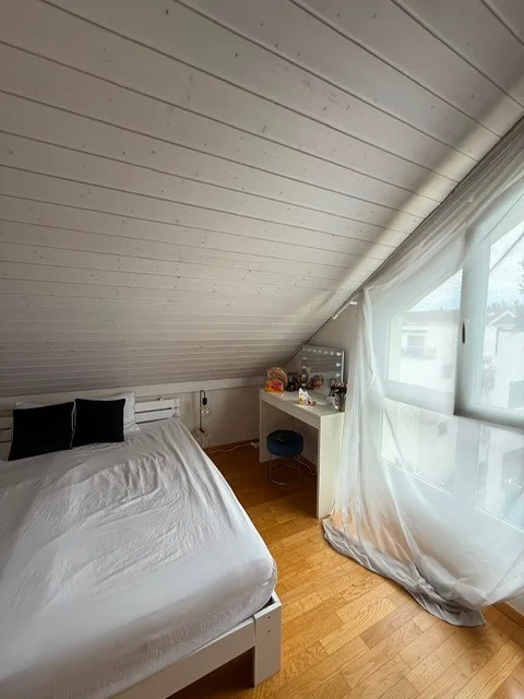 Zimmer in schoener Maisonette-Wohnung zu vermieten
