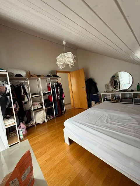 Zimmer in schoener Maisonette-Wohnung zu vermieten