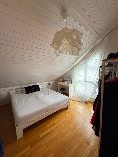 Zimmer in schoener Maisonette-Wohnung zu vermieten