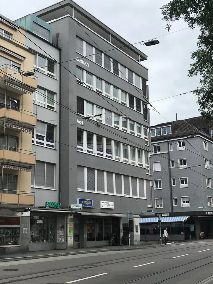 Büro/Atelier direkt beim Bahnhof Oerlikon