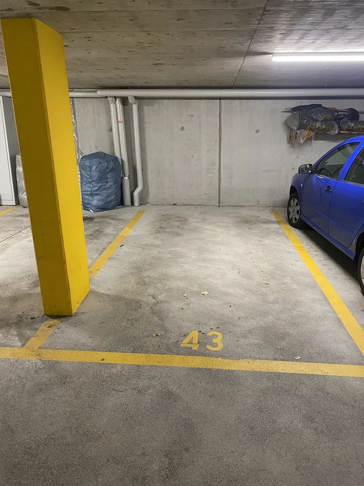 Tiefgaragenparkplatz zu vermieten