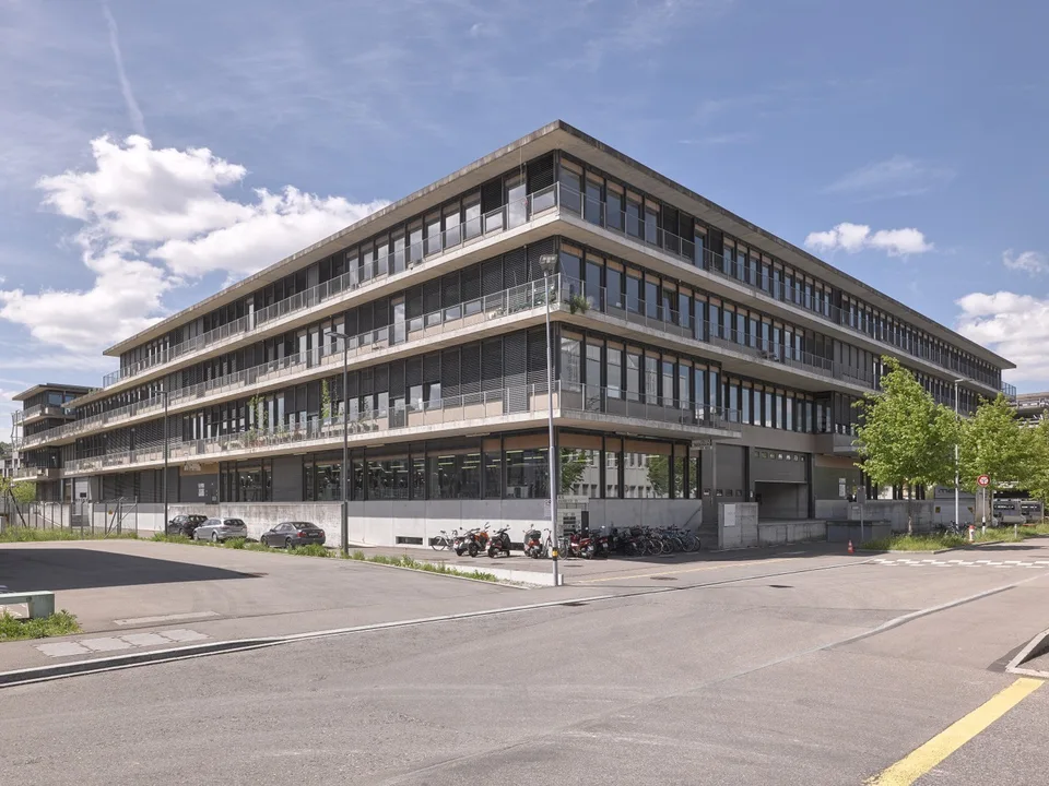 Nähe Autobahn und Bahnhof Oerlikon: 75 m2 Büroraum im Gewerbehaus NOERD