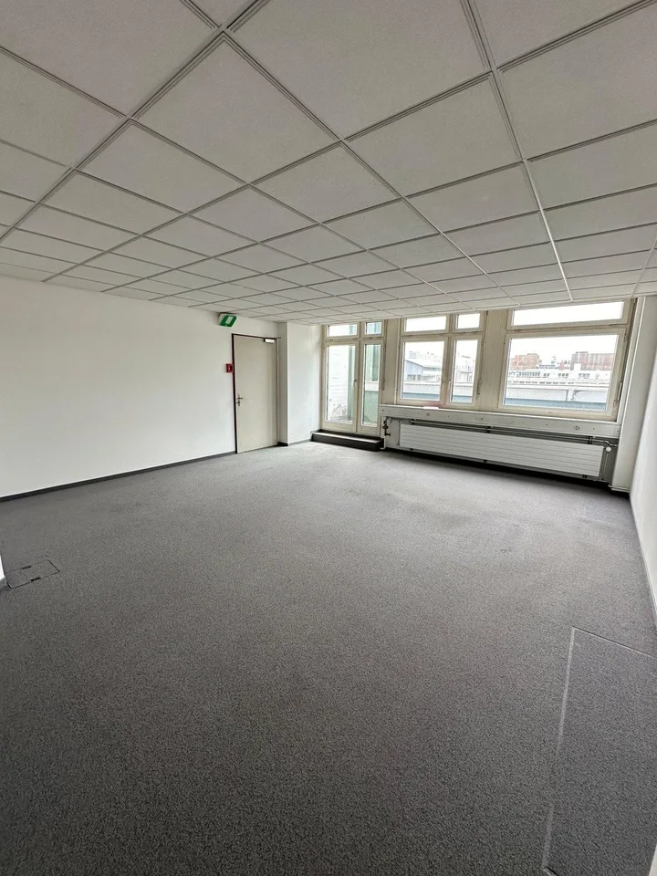 "Büro's im pulsierenden Zürich-Oerlikon"