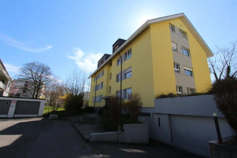 GARAGEN-EINSTELLPLATZ ZU VERMIETEN!