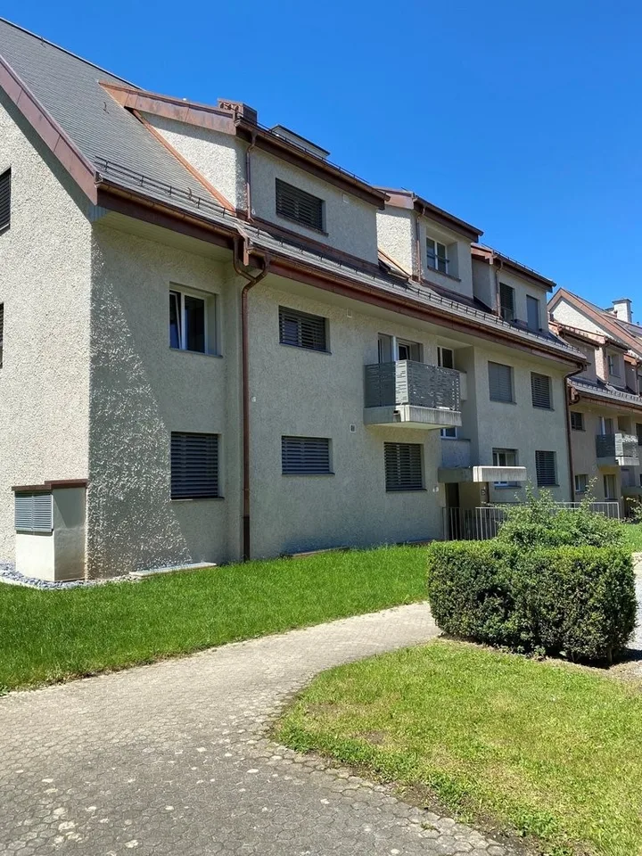 Sicherer Tiefgaragenstellplatz in zentraler Lage zu vermieten!