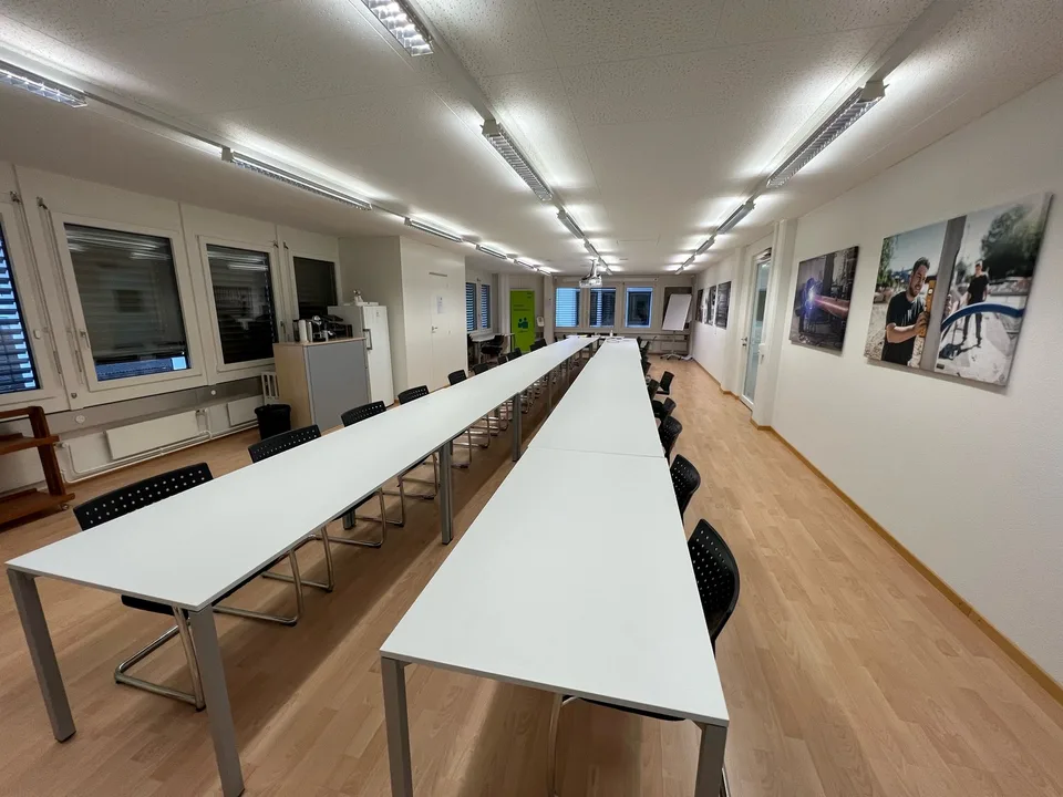 Perfekter Anschluss an das öV- und Strassennetz: 110 m2 Büroraum