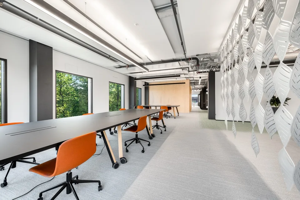 R2 Tower - Bringen Sie Ihr Unternehmen hoch hinaus! – Foto 12 von 19