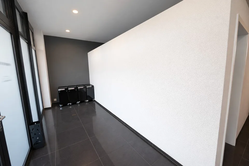 Moderne Gewerbefläche / Studio an Toplage in Dübendorf zu vermieten!