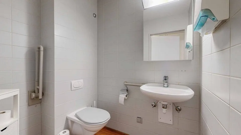 Lichtdurchflutetes Büro im Businessquartier Dübendorf – Foto 7 von 12