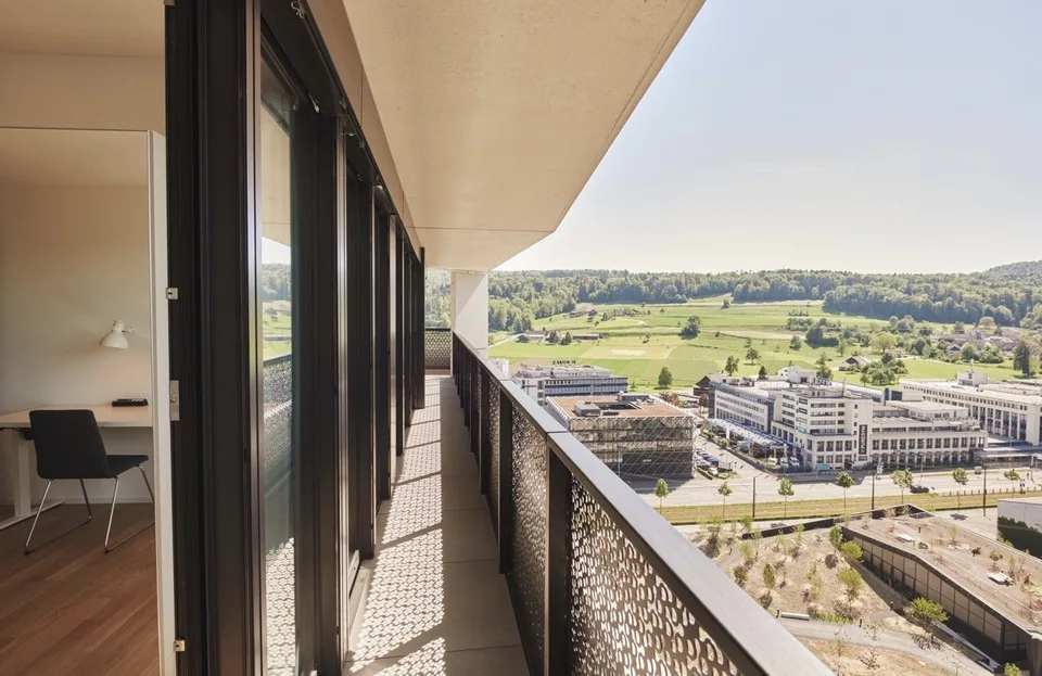 Room in modern shared flat near Stettbach