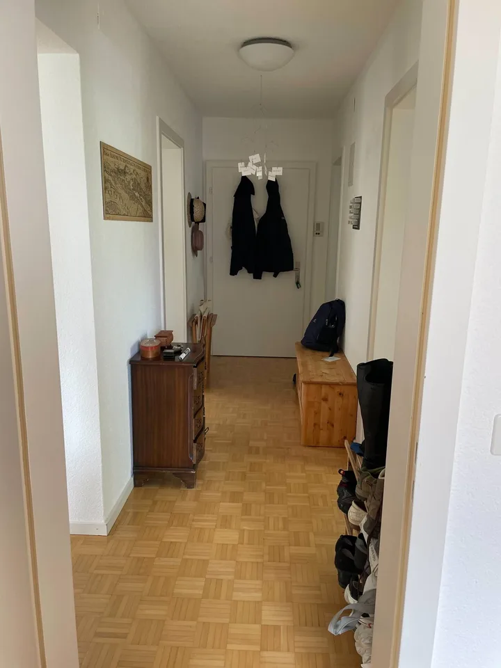 Sunny furnished 3.5-room apartment in idyllic, well-appointed neighborhood