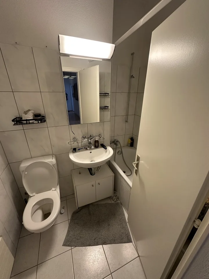 Helles WG-Zimmer in schöner 2er-WG ab sofort zur Zwischenmiete