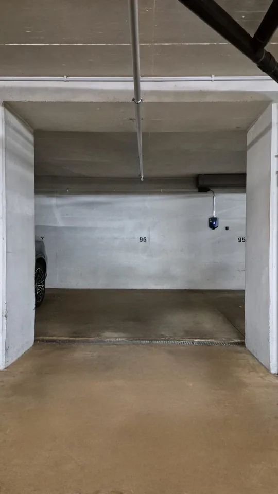 Tiefgaragenparkplatz zu vermieten
