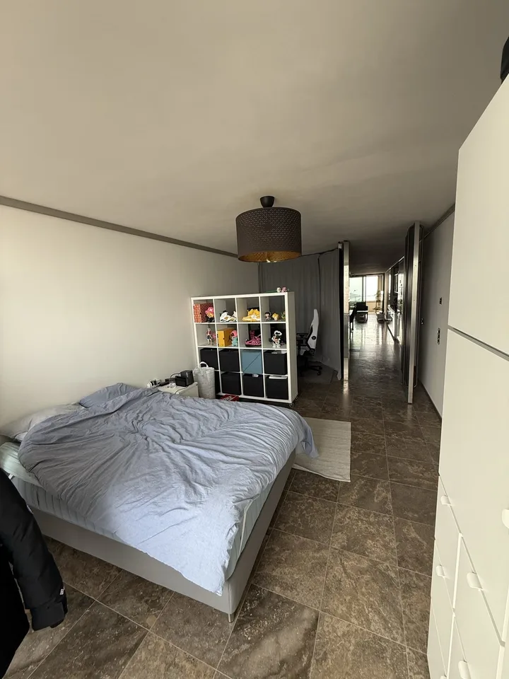 Europaallee: Zimmer in 3-Personen-WG // Room in 3-person flatshare