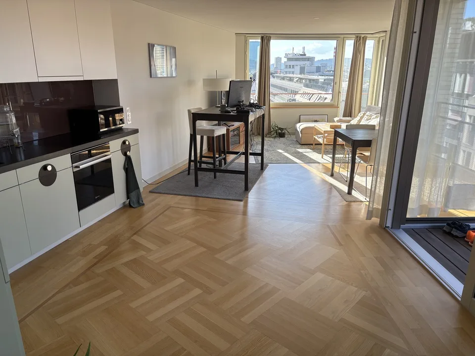 Short term apartment sublease near HB