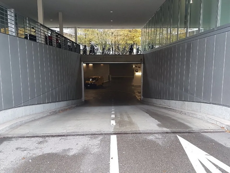 Freie Parkplätze im City Bernina