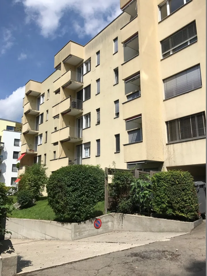 Töffparkplatz zu vermieten