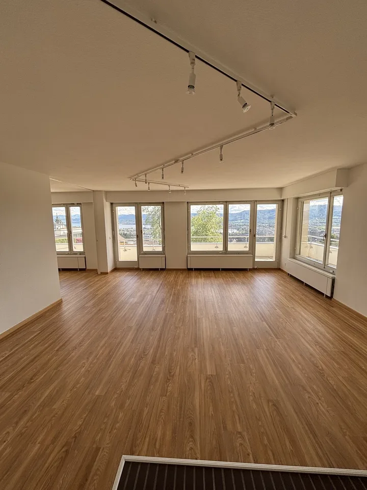Exklusive 4.5-Zimmerwohnung mit Seesicht in Zürich