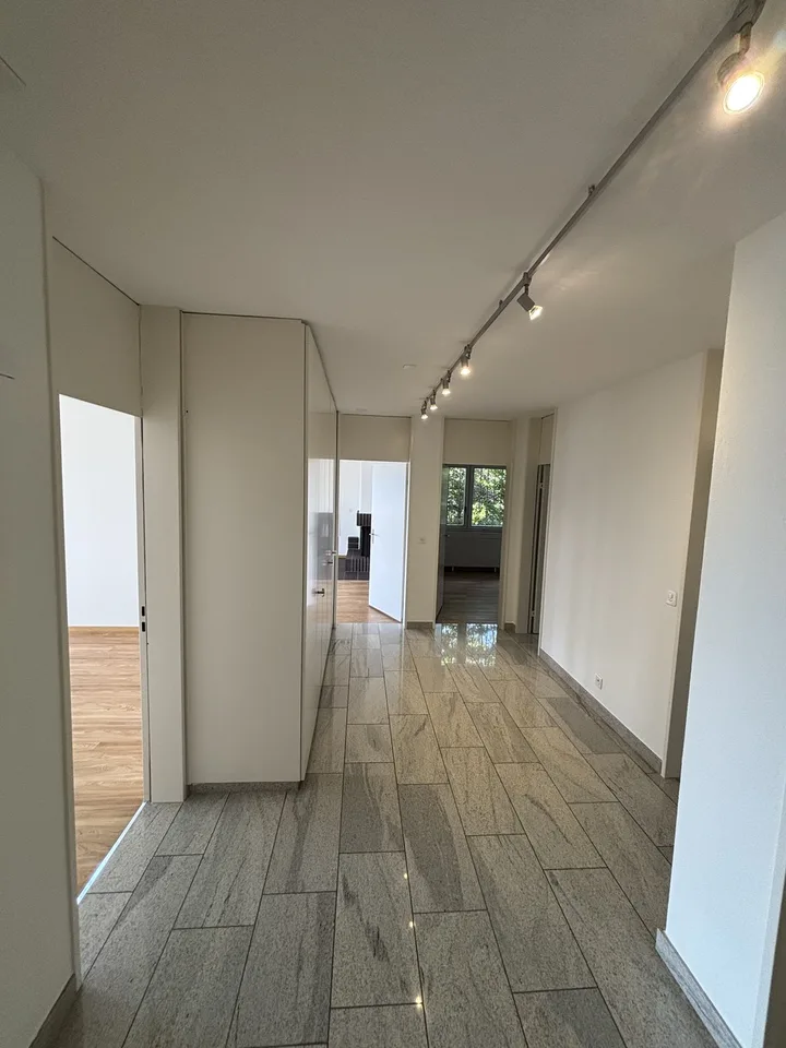 Exklusive 4.5-Zimmerwohnung mit Seesicht in Zürich
