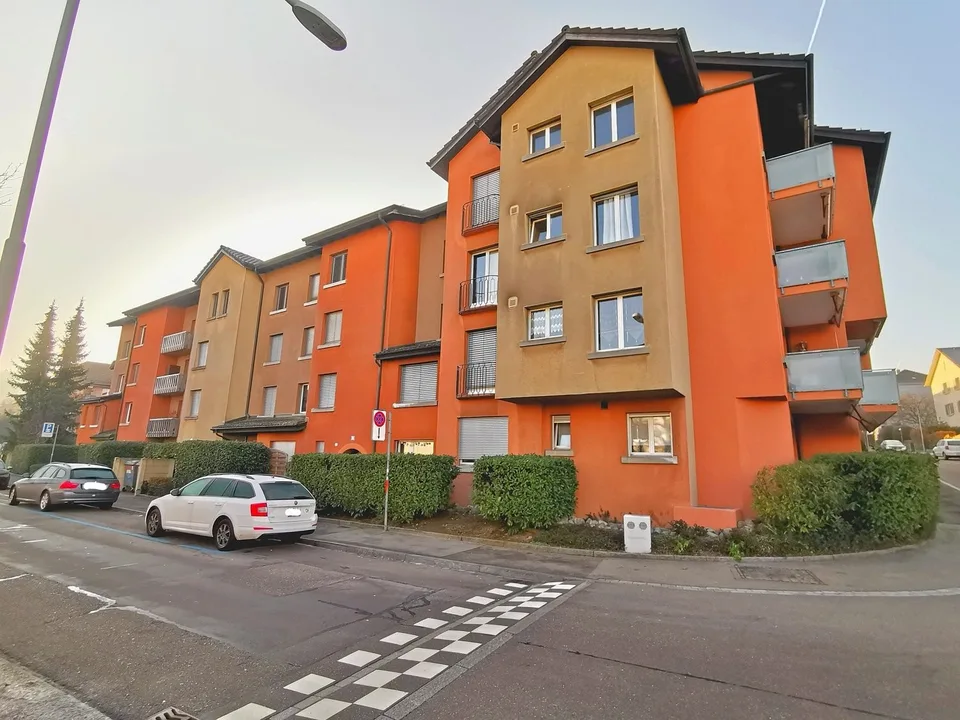 Einstellplätze mit Option für E-Ladestationen