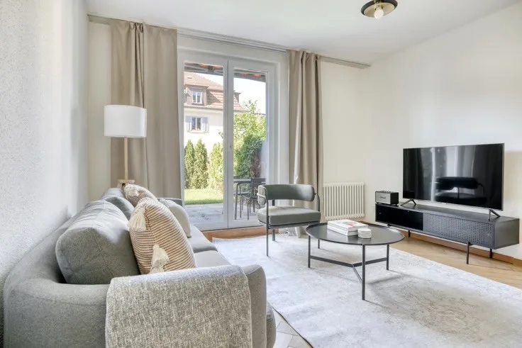 Exklusive Terrassenwohnung mit privatem Garten in Zürich-Wipkingen