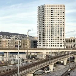 Fully Furnished 2.5-Room Apartment in the Zölly Tower – Zurich West