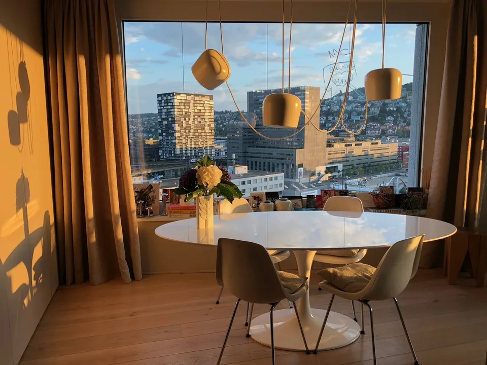 Fully Furnished 2.5-Room Apartment in the Zölly Tower – Zurich West