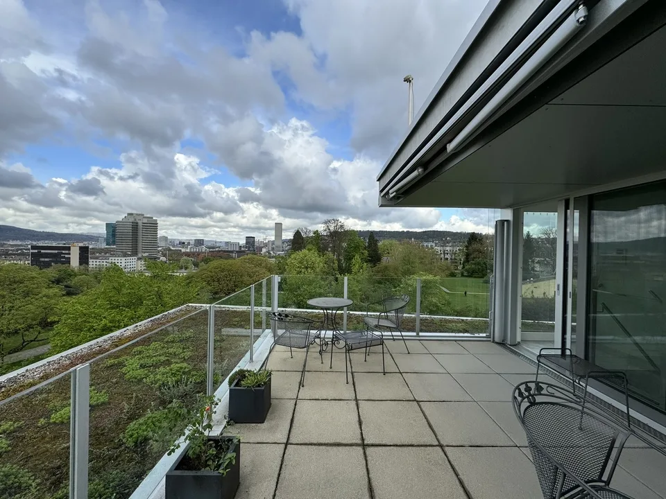 Luxus-Attika-Wohnung mit atemberaubender Aussicht – Foto 15 von 16