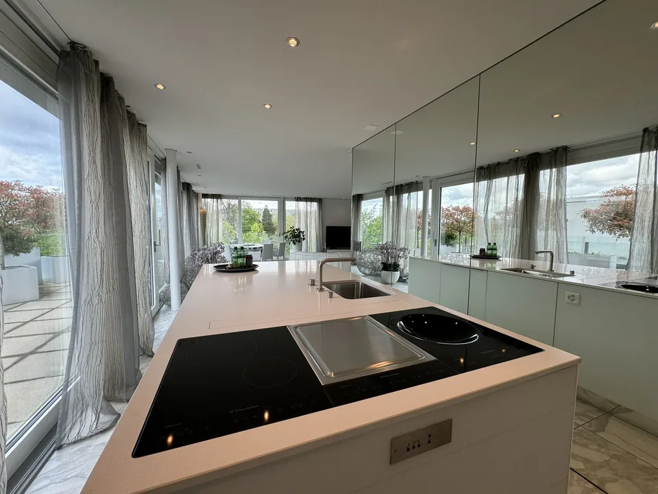 Luxus-Attika-Wohnung mit atemberaubender Aussicht – Foto 6 von 16