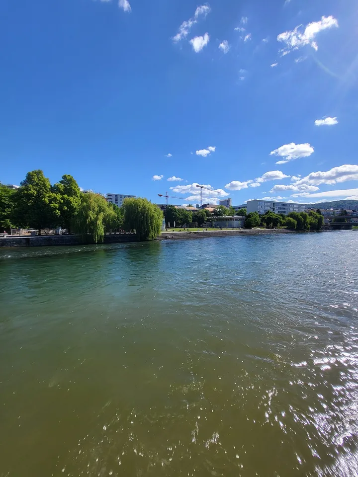 Praxis beim Escher-Wyss-Platz direkt an der Limmat