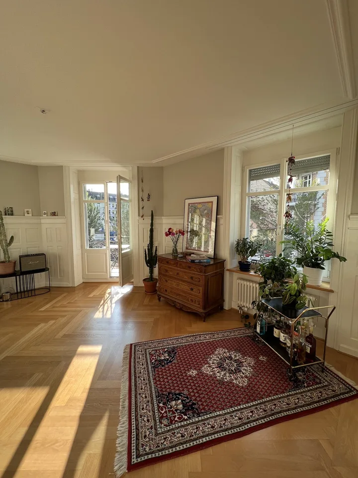 3.5-room Altbau apartment in the heart of Kreis 4 — availiable 31st July