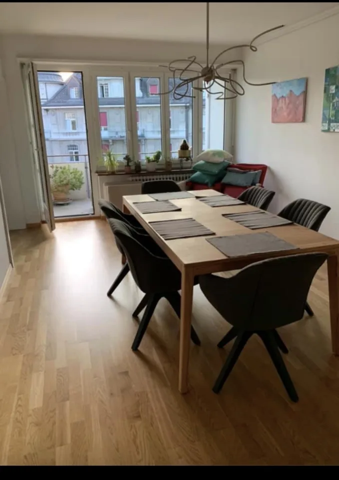 Sunny WG room