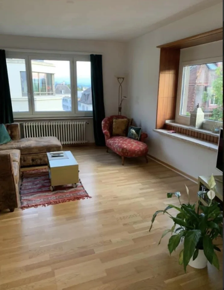 Sunny WG room