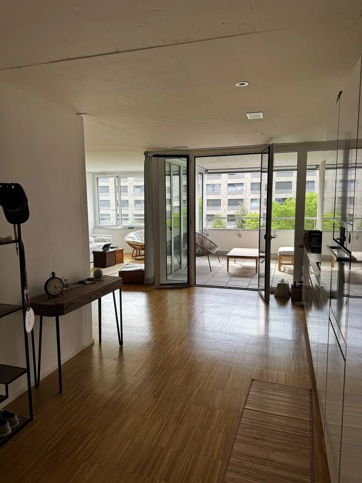 Furnished 2.5-room apartment | Hardbrücke / Zurich-West | Short-term sublet