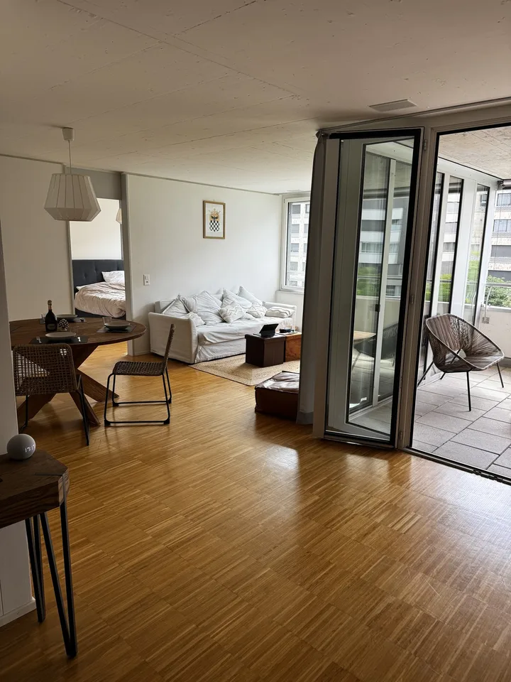 Furnished 2.5-room apartment | Hardbrücke / Zurich-West | Short-term sublet