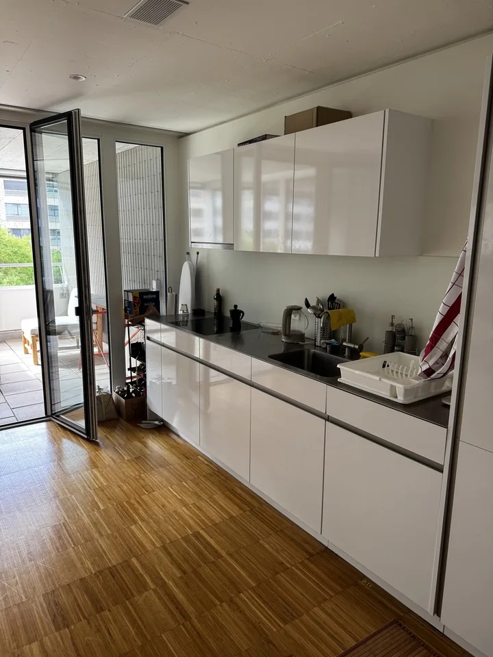 Furnished 2.5-room apartment | Hardbrücke / Zurich-West | Short-term sublet