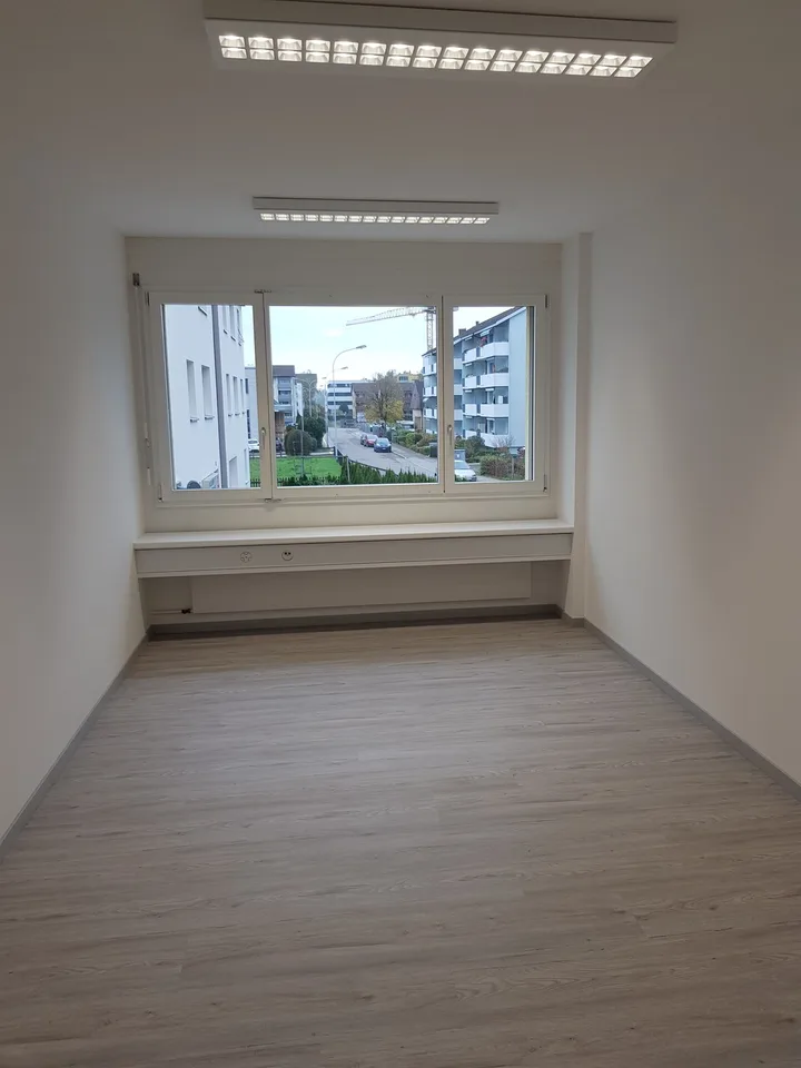 Attraktive Büro- oder Praxisräume an zentraler Lage in Uster