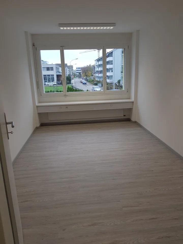 Attraktive Büro- oder Praxisräume an zentraler Lage in Uster