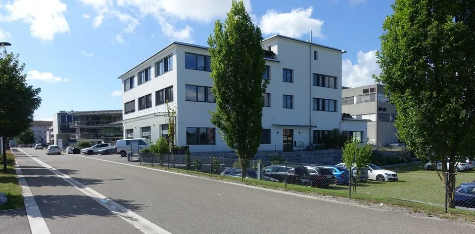 Ihr neuer Firmensitz in Uster wartet!