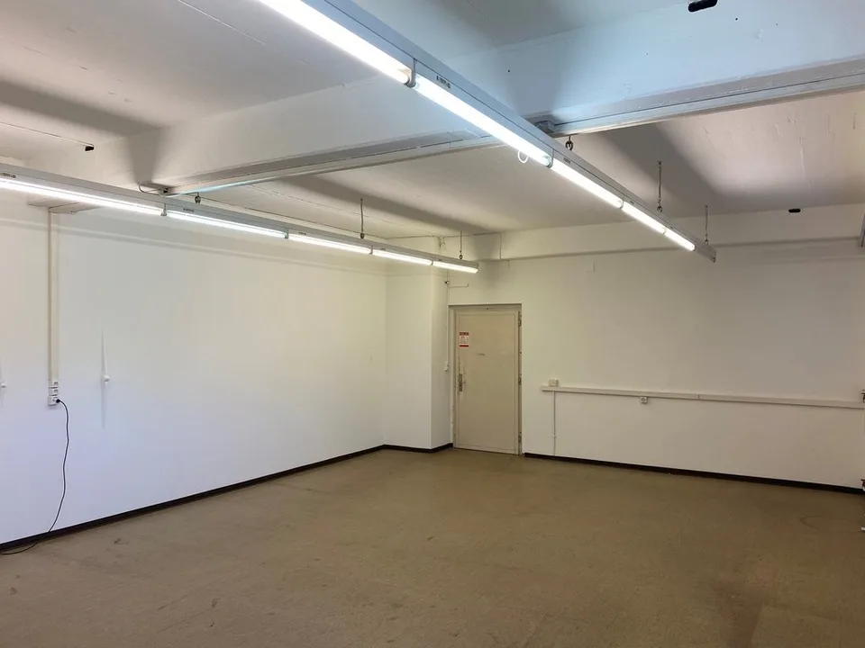 Espace commercial de haute qualité à louer au centre d'Uster ! – photo 7 sur 10