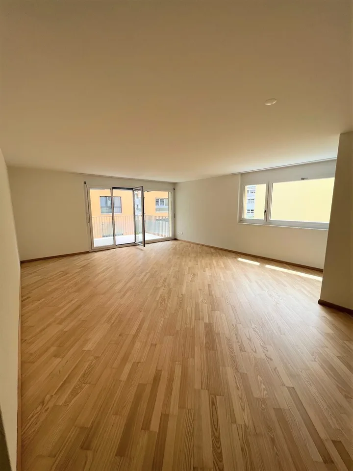 Nachmieter: Ruhige, sehr zentral gelegene 5.5-Zimmer-Wohnung