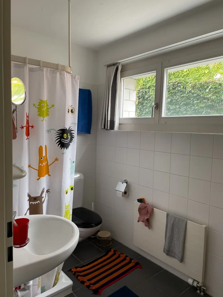 2 Zimmer in WG mit seperatem Bad