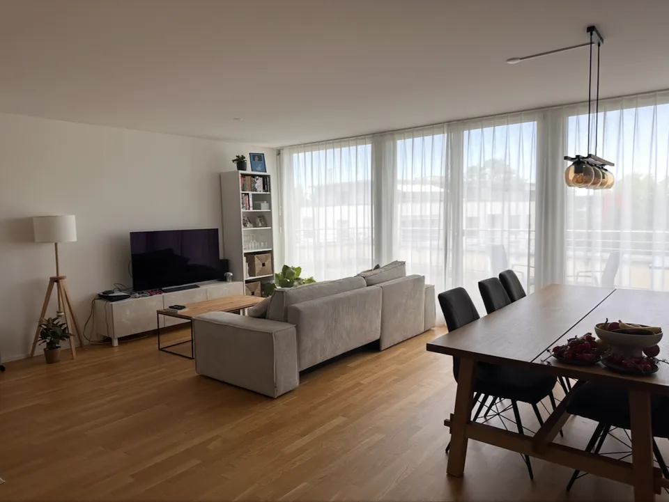 Charmante 3.5-Zimmer-Attikawohnung mit 2 Terrassen und Weitsicht in Uster