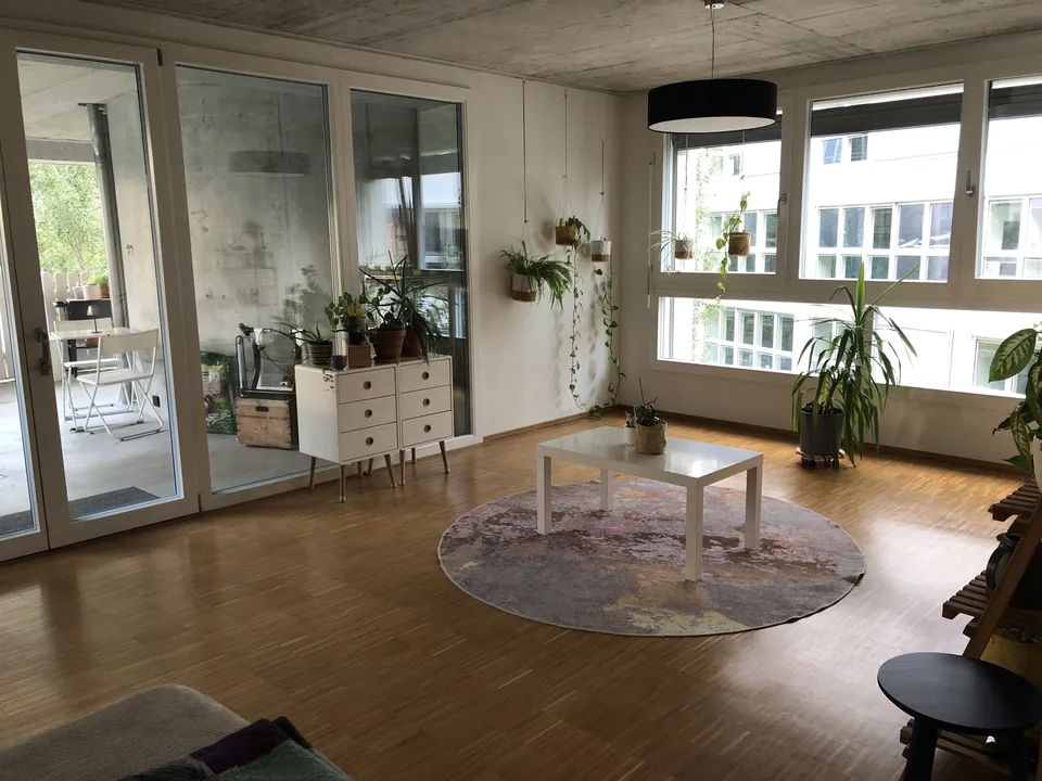 2 WG-Zimmer mit eigenem Bad zu vermieten